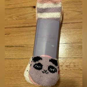 Pack of 5 cute women’s fuzzy socks